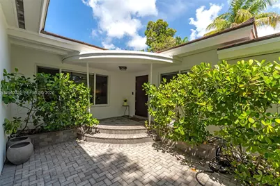 8 Pinta Rd, Miami, FL 33133 - Photo 2