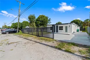 3271 NW 102nd St, Miami, FL 33147 - Photo 2