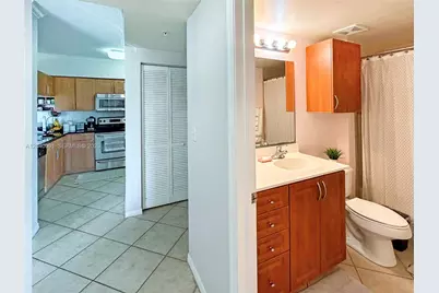 6458 Emerald Dunes Dr #303, West Palm Beach, FL 33411 - Photo 18