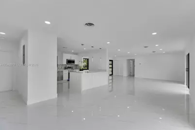 6940 NW 6th St, Plantation, FL 33317 - Photo 8