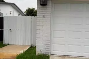 11141 NW 19th St, Pembroke Pines, FL 33026 - Photo 2