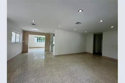 8235 SW 62nd Pl, Miami, FL 33143 - Photo 4