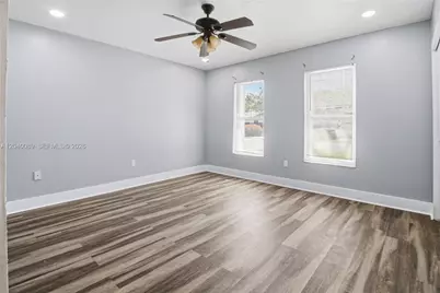610 SW 2nd Ave #1, Dania Beach, FL 33004 - Photo 6