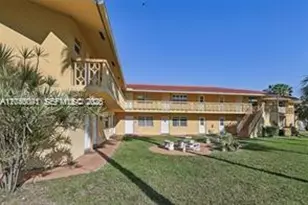 90 NE 19th Ave, Deerfield Beach, FL 33441 - Photo 2
