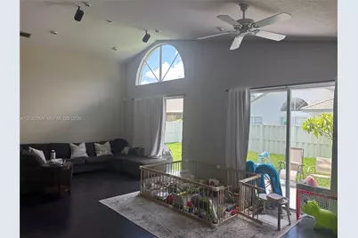 16407 SW 1st Ct, Pembroke Pines, FL 33027 - Photo 4