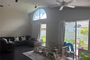 16407 SW 1st Ct, Pembroke Pines, FL 33027 - Photo 4