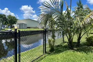 2341 SW 84th Ave, Davie, FL 33324 - Photo 40