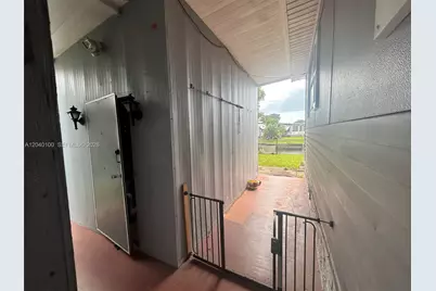 2341 SW 84th Ave, Davie, FL 33324 - Photo 30