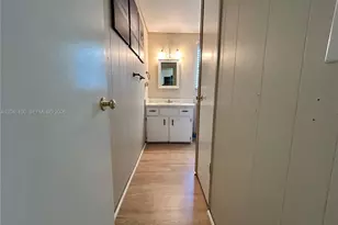 2341 SW 84th Ave, Davie, FL 33324 - Photo 16