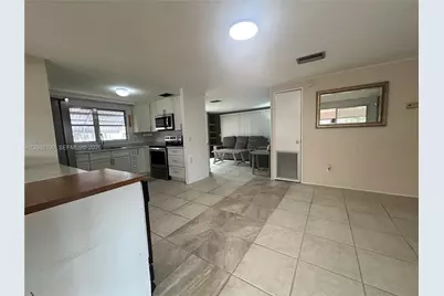 2341 SW 84th Ave, Davie, FL 33324 - Photo 6