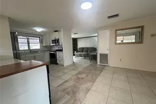 2341 SW 84th Ave, Davie, FL 33324 - Photo 6