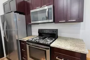 2566 N Nob Hill Rd, Sunrise, FL 33322 - Photo 2