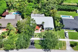 10435 SW 96th St, Miami, FL 33176 - Photo 2