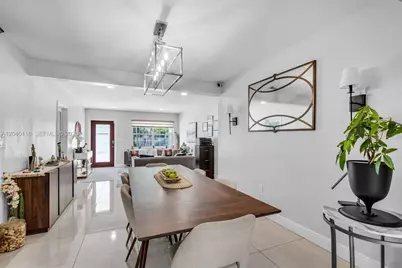 302 NW 100th St, Miami, FL 33150 - Photo 14