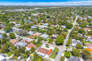 302 NW 100th St, Miami, FL 33150 - Photo 44