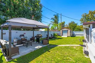 302 NW 100th St, Miami, FL 33150 - Photo 26