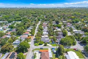 302 NW 100th St, Miami, FL 33150 - Photo 40