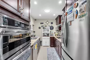 302 NW 100th St, Miami, FL 33150 - Photo 12