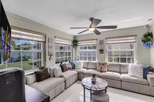 302 NW 100th St, Miami, FL 33150 - Photo 16