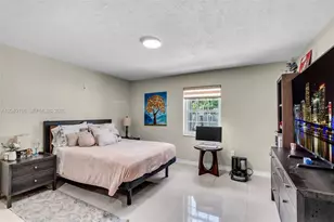 302 NW 100th St, Miami, FL 33150 - Photo 18