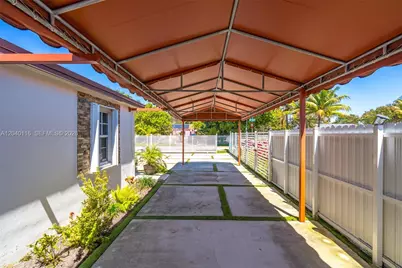302 NW 100th St, Miami, FL 33150 - Photo 32