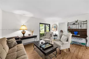 9999 N Belfort Cir, Tamarac, FL 33321 - Photo 10