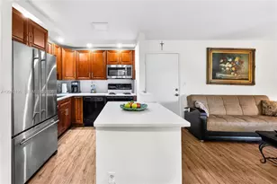 9999 N Belfort Cir, Tamarac, FL 33321 - Photo 6