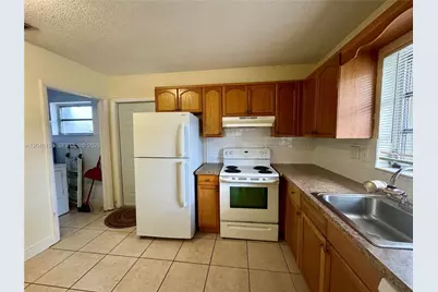 1723 SW 21st St, Fort Lauderdale, FL 33315 - Photo 4