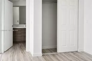 1560 Meridian Ave, Miami Beach, FL 33139 - Photo 2