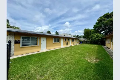 1727 SW 21st St, Fort Lauderdale, FL 33315 - Photo 2