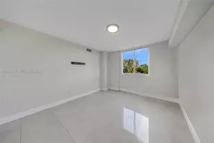 2775 NE 187th St, Aventura, FL 33180 - Photo 14