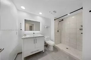 2775 NE 187th St, Aventura, FL 33180 - Photo 22