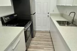 7925 West Dr, North Bay Village, FL 33141 - Photo 10