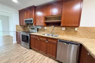 9717 N New River Canal Rd, Plantation, FL 33324 - Photo 8