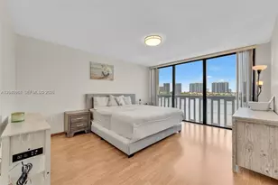 17900 N Bay Rd, Sunny Isles Beach, FL 33160 - Photo 8