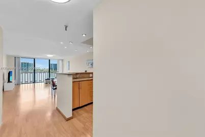 17900 N Bay Rd #603, Sunny Isles Beach, FL 33160 - Photo 2