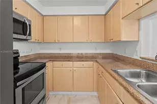 2475 Brickell Ave, Miami, FL 33129 - Photo 8