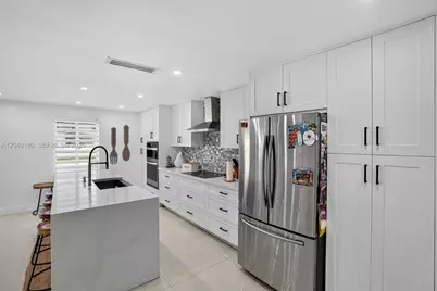 9535 SW 42nd St, Miami, FL 33165 - Photo 16