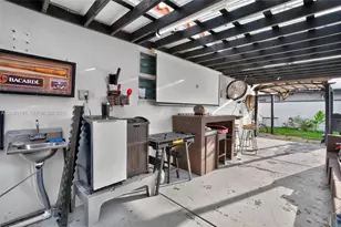 9535 SW 42nd St, Miami, FL 33165 - Photo 32