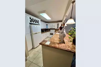 7135 Collins Ave #1523, Miami Beach, FL 33141 - Photo 14