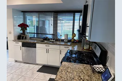 8330 NW 20th Ct, Sunrise, FL 33322 - Photo 16