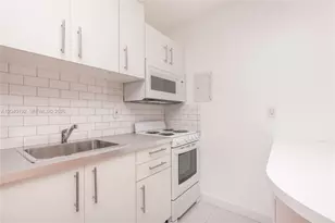 345 Michigan Ave, Miami Beach, FL 33139 - Photo 2