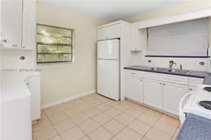 2500 SW 113th Ct, Miami, FL 33165 - Photo 16
