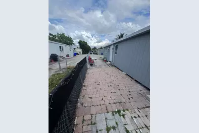 1013 SW 128th Ave, Miami, FL 33184 - Photo 40