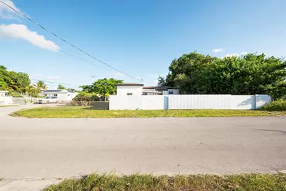 7190 NW 21st Ave, Miami, FL 33147 - Photo 30