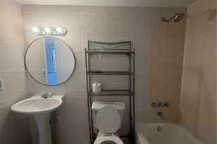 4717 NW 7th St, Miami, FL 33126 - Photo 14