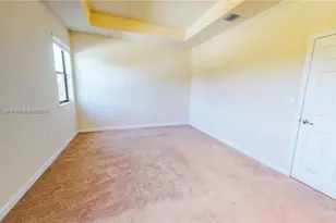 9073 W 33rd Ave, Hialeah, FL 33018 - Photo 36