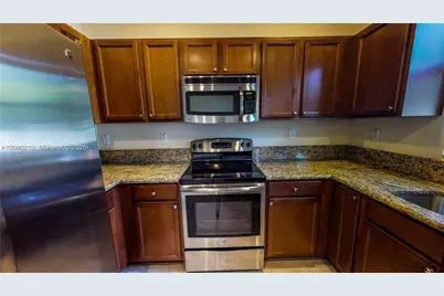 9073 W 33rd Ave, Hialeah, FL 33018 - Photo 6