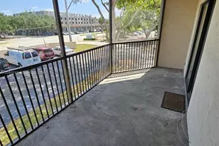 3252 Foxcroft Rd, Miramar, FL 33025 - Photo 22