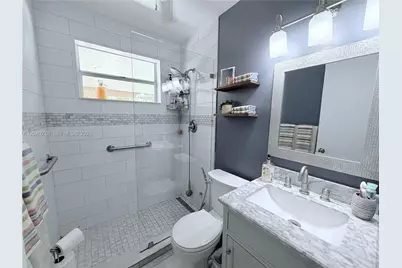 3397 W 14th Ct, Hialeah, FL 33012 - Photo 12